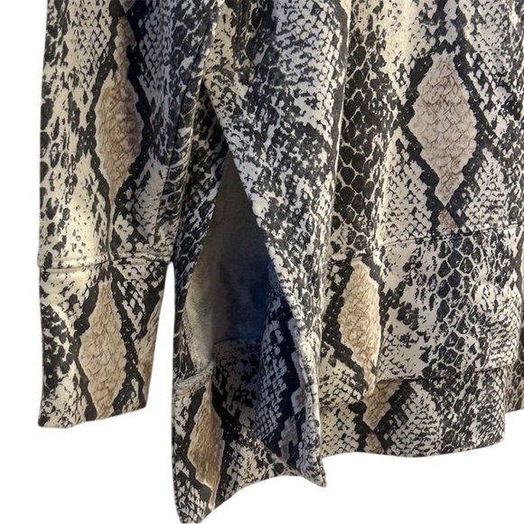 Express Women's Snake Print Long Sleeve Blouse Size S Multicolor - Picture 7 of 8